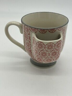 Creative Co-Op Ceramic Tea Cup With Tea Bag Holder Red Starburst w/ Gray Foot-image