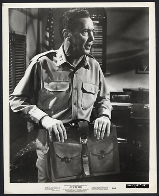 BARRY SULLIVAN in Man In The Middle '64 BAG UNIFORM OFFICE-image