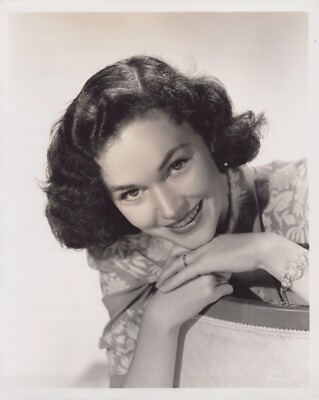 Maureen O'Sullivan in Hold That Kiss (1950s)⭐🎬 Virgil Apger MGM Photo K 154-image