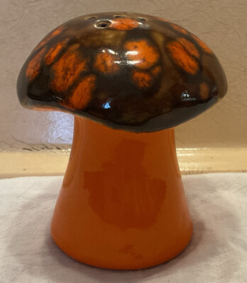 Unmarked Mushroom Shaker Mid Century Modern MCM 4.75” Great Color! Orange Brown-image