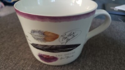 RARE Pre-owned Creative Co Op Feathers COLLECTION Oversized Coffee Mug-image