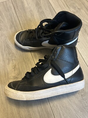 Boy’s Black Nike Blazer Shoes Mid77 - Size 4.5-image