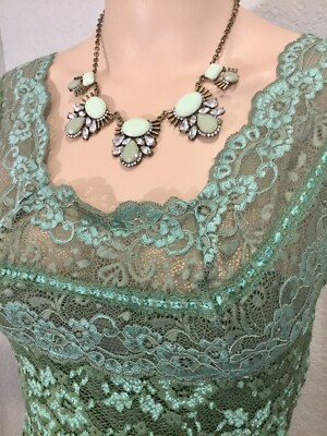 Gorgeous JOSS & MAIN Green Resin Wintergreen Bib Statement Crystal Necklace-image