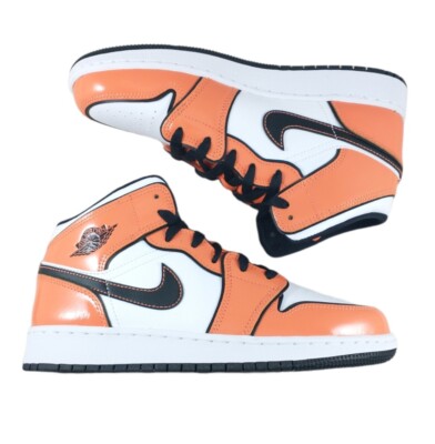 Air Jordan 1 Mid SE Turf Orange Black White  BQ6931-802 GS Size 6Y Women’s 7.5-image