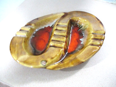 Mid Century Modern orange & browns large #405 glazed art pottery ashtray 1960's-image