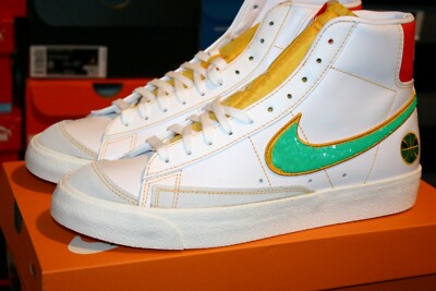 AUTHENTIC NIKE Blazer Mid '77 VNTG White University Gold DD9239 100 Men Size-image