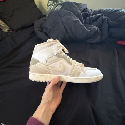 Air Jordan 1 Mid SE Inside Out-image