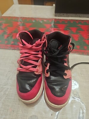 pink  and black jordan 1 mid “coral chalk” In Pre Owned Condition Size 6y-image