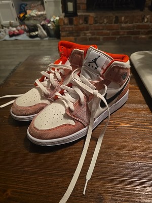 Size 7 (GS) - Jordan 1 SE Mid Orange Suede-image