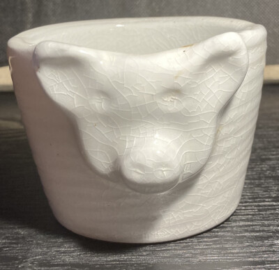 Creative CO-OP Scalloped Pig Hog Terra-Cotta Single Dish Antiqued White-image