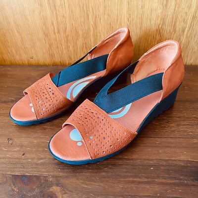 Via Nova Sandals Womens Size 39 Orange Suede Leather Wedge Mid Heel-image