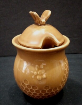 Creative Co-op Stoneware Ceramic Beehive Design Honey Jar NO Spoon-image