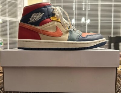 WMNS AIR JORDAN 1 MID SE! SIZE 7US! French Blue/Magic Ember-image