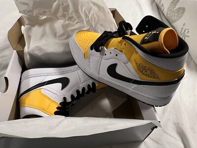 Dead Stock Size 10.5 (W) Jordan 1 Mid Laser Orange  White University Gold-image