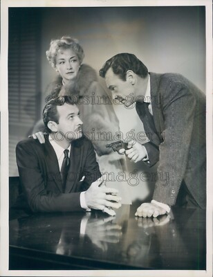 1958 Press Photo Zachary Scott Nina Foch Barry Sullivan Pursuit 1950s TV-image