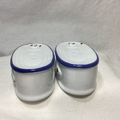 Creative Co-op Sardine Can Stoneware Enamel Look Salt and Pepper Shakersj-image