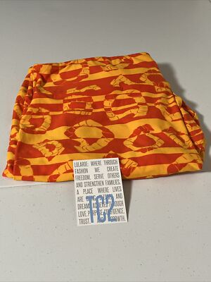 TC2 LuLaRoe Tall & Curvy 2 Leggings Halloween Vampire Teeth NWOT New-image