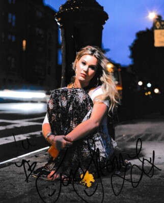 Joss Stone   **HAND SIGNED**  10x8 photo  ~  AUTOGRAPHED-image