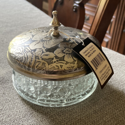 Creative Co-op DA3997 Embossed Glass Box/Dish With Lid New -image