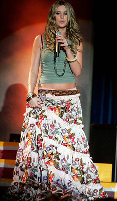 Joss Stone performs at rehearsals for this evenings Brit Awards 20- Old Photo 4-image