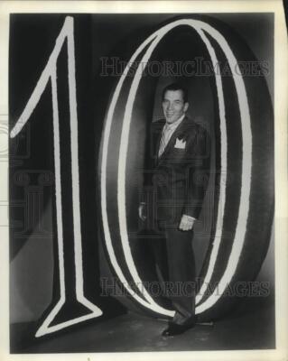 1958 Press Photo Host Ed Sullivan celebrates television show's 10th anniversary-image