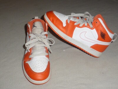 AIR JORDAN RETRO 1 MID SE SHOES DM4229-800 3Y YOUTH ELECTRO ORANGE WHITE KIDS   -image