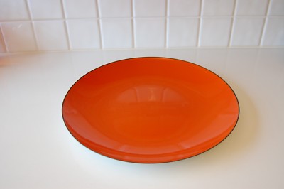 VINTAGE MID CENTURY EXTRA LARGE METAL DISH WITH ORANGE AND WHITE ENAMEL-image