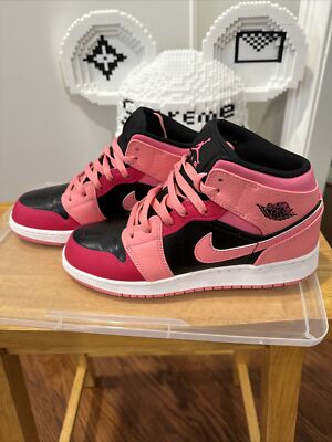 Size 6Y - Jordan 1 Mid Coral Chalk-image