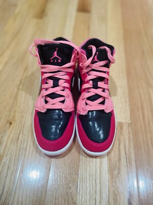 Air Jordan 1 Mid sneakers Size 5.5y-image
