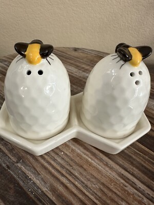 Creative Co-Op BEE 3 Pc. Salt & Pepper Shaker Set with Tray Beehive Bumblebee-image
