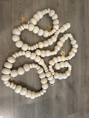 CREATIVE CO-OP WOOL FELT  BALL DECORATIVE GARLAND CHRISTMAS DECOR 216