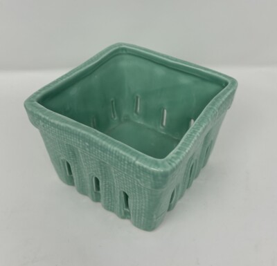 Creative Co-Op Light Green Stoneware Berry Bowl Basket Square Mint Condition-image