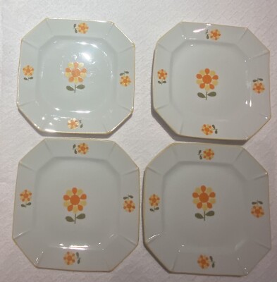 VINTAGE MID CENTURY 7 1/4” ORANGE AND YELLOW DAISY DESSERT PLATES SET 0F FOUR-image