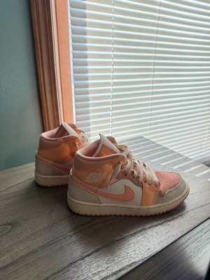 Air Jordan 1 Mid Apricot -image