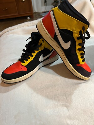 Size 8.5 - Air Jordan 1 SE Mid Amarillo-image