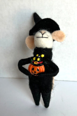 Creative Co-Op Wool Felt Mouse In Black Costume w/Jack-O-Lantern Witch-image