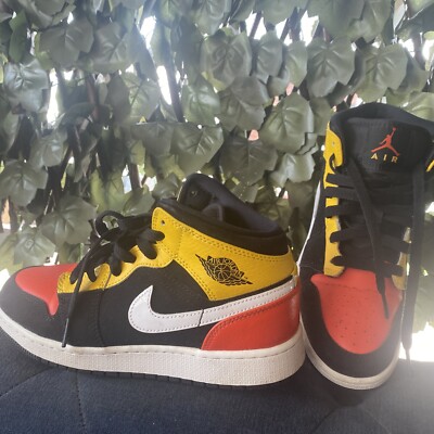 Air Jordan 1 Mid SE Black Team Orange-Amarillo Youth Size 5Y Nike Free Shipping.-image