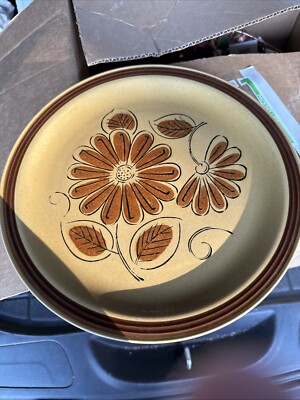 Vintage La Mesa Stoneware Brown Daisy 10.5 In Dinner Plate Japan-image