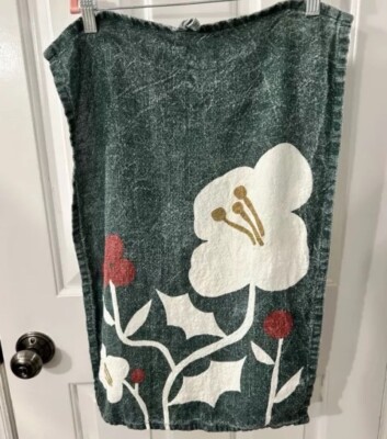 Creative Co-Op Linen Green, Red, White Distressed Look Christmas Kitchen Towel-image