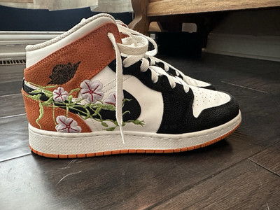 Air Jordan 1 Mid GS Orange/Black/White Floral Sneaker Big Kids Sz 6.5Y-image