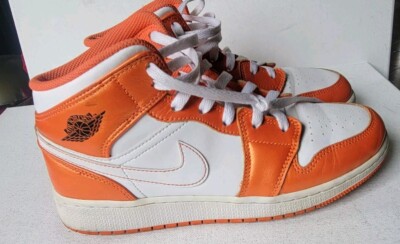 Size 6.5 Y- Jordan 1 Mid SE Electro Orange 2021-image