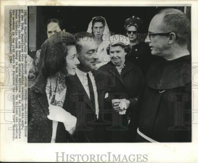 1964 Press Photo Vice Presidential nominee William Miller with Father Sullivan-image