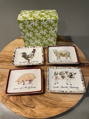 Anne Tavoletti, Creative Co-op, Small Stoneware Farm Animal Plates set of 4, EUC-image