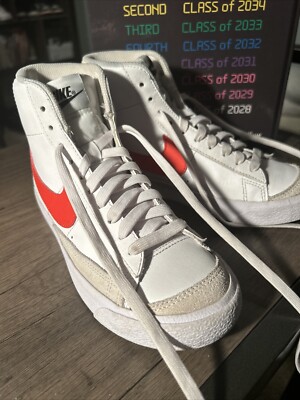 Size 3.5Y  Nike Blazer '77 Vintage Mid ORANGE WHITE-image