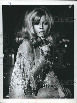 1971 Press Photo Nancy Sinatra on 