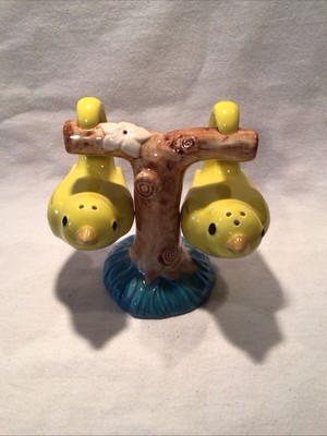 Vintage Creative Co-op Hanging Birds On Tree Branch Stand Salt & Pepper Shakers -image