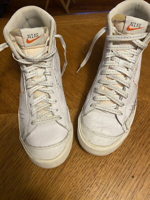 Nike W Blazer Mid '77 White Orange Sneakers WOMEN'S 9.5 DX2350-100 EUC!-image
