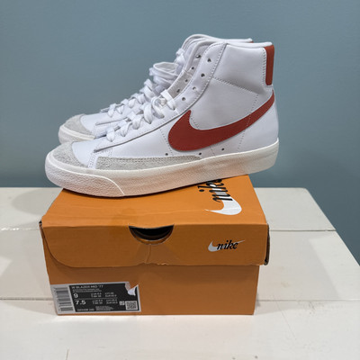 NIKE W BLAZER MID 77 WHITE/MANTRA ORANGE SAIL MENS SZ 7.5 WOMENS SZ 9-image