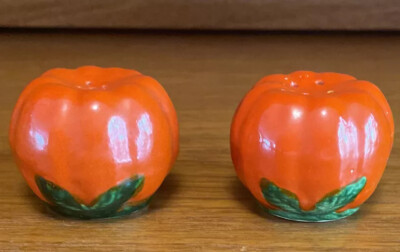 VINTAGE MID CENTURY ORANGE JAPAN PUMPKIN SALT & PEPPER SHAKERS FALL HARVEST-image