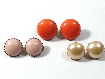 Lot of 3 VTG Mid Century round Coral Pink white Pearl faux clip earrings-image
